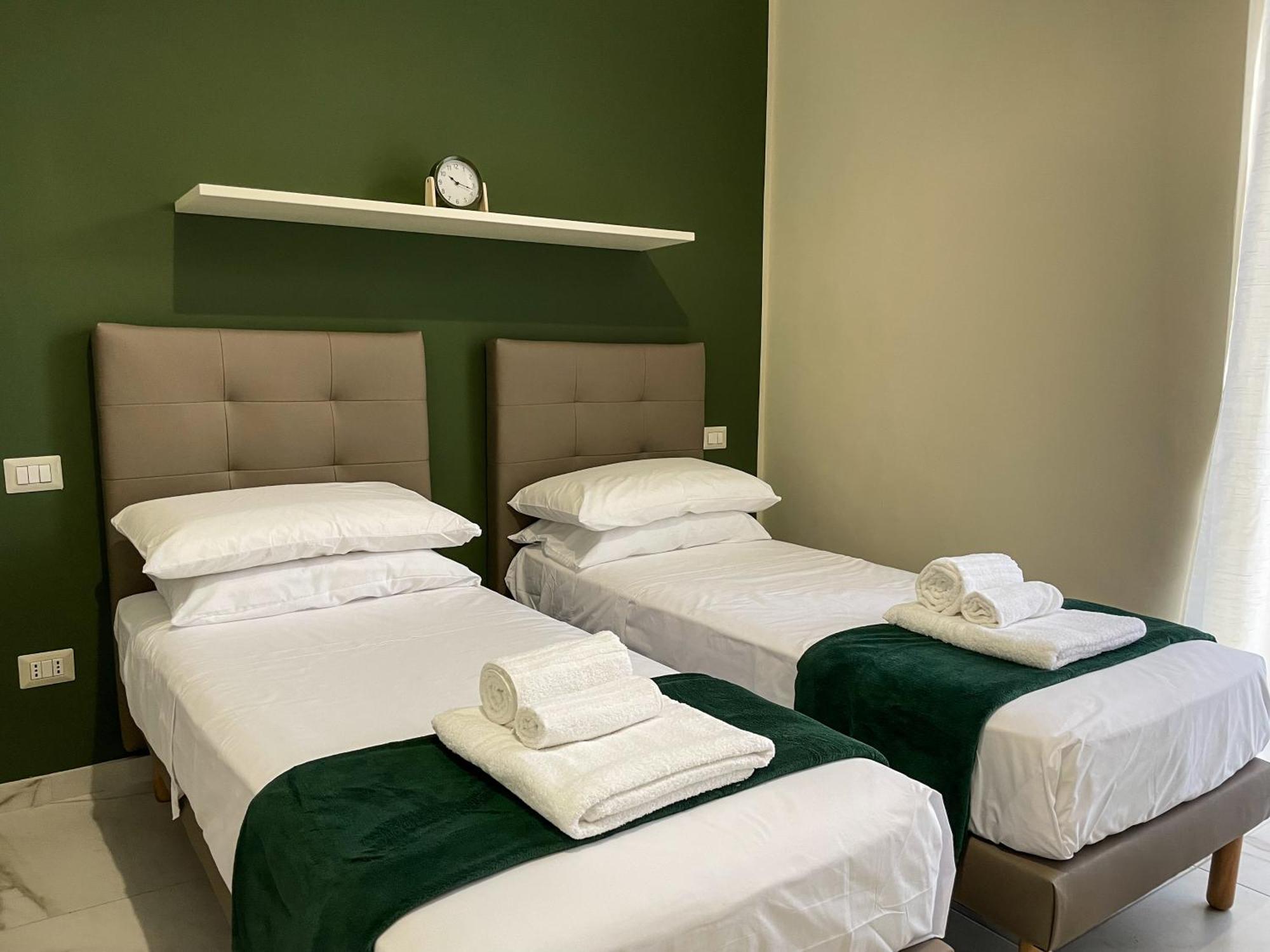 Louma Rooms Bari Esterno foto